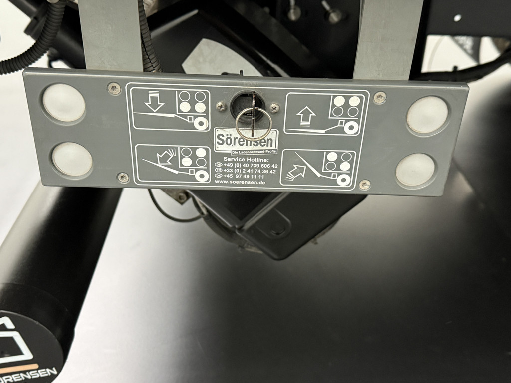 Iveco Daily 35C16 Bakwagen | Laadklep | Dakspoiler | Airco | Cruise | 3-Zits | 20