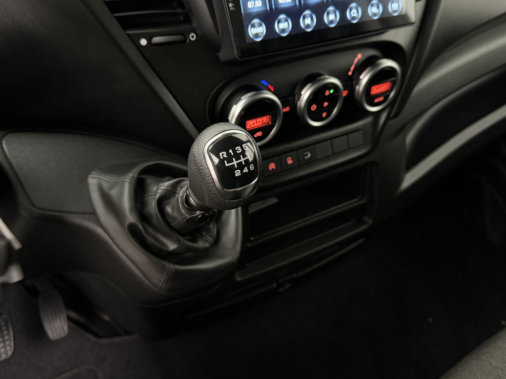 Iveco Daily 35C16 Bakwagen+Laadklep | Multimedia | Camera | Apple | Android | 3-Persoons | Airco 16