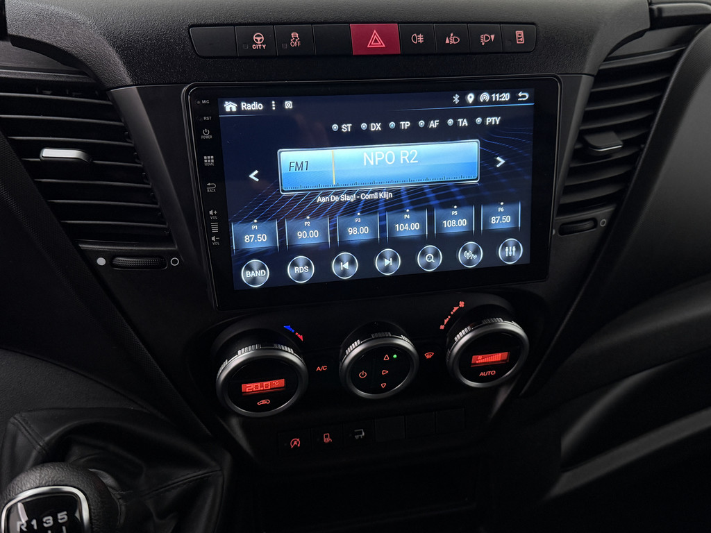 Iveco Daily 35C16 Bakwagen+Laadklep | Multimedia | Camera | Apple | Android | 3-Persoons | Airco 17