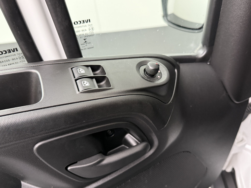 Iveco Daily 35C16 Bakwagen+Laadklep | Multimedia | Camera | Apple | Android | 3-Persoons | Airco 9