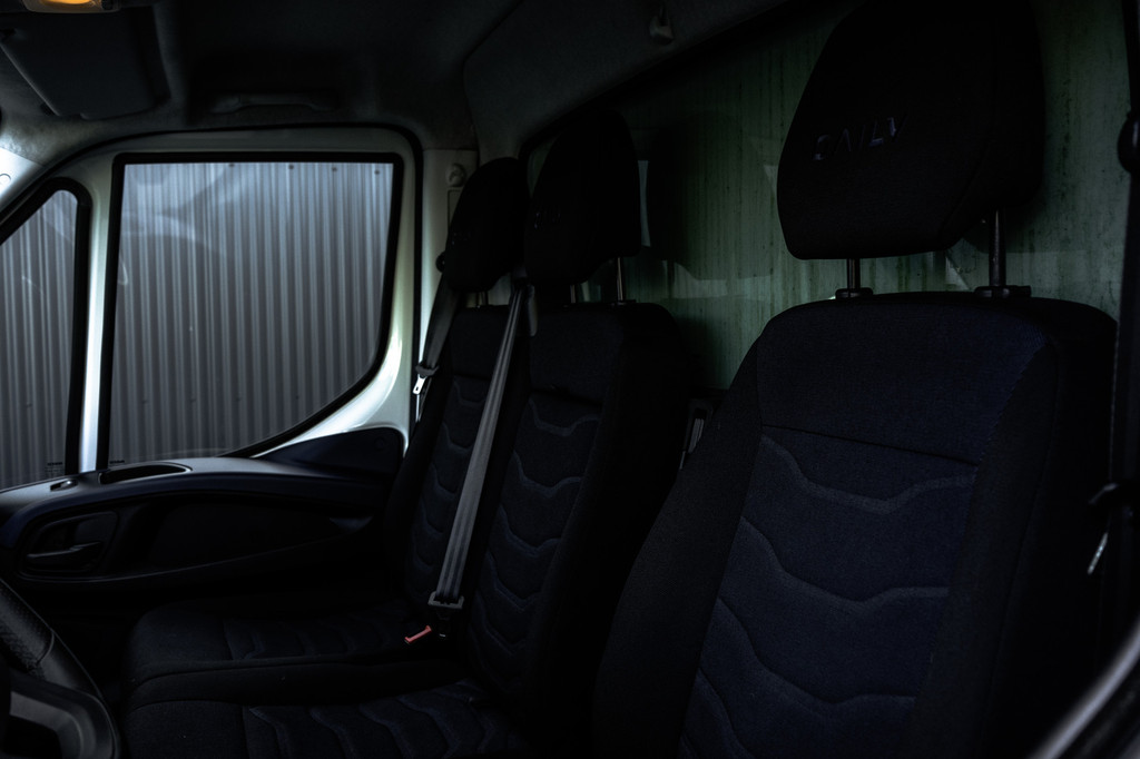 Iveco Daily 35C16 | Bakwagen met Laadklep | Automaat | Climatic | Cruise 14