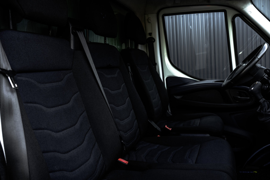 Iveco Daily 35C16 | Bakwagen met Laadklep | Automaat | Climatic | Cruise 15