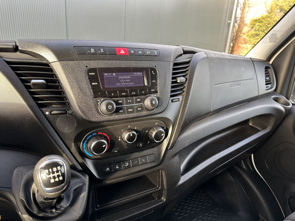 Iveco Daily 35C16H 2.3 D 157 PK / ZEER NETJES !! / HYDRAULISCHE LAADKLEP / BAKWAGEN / 73.281 KM ! / AIRCO / 3-ZITS 12