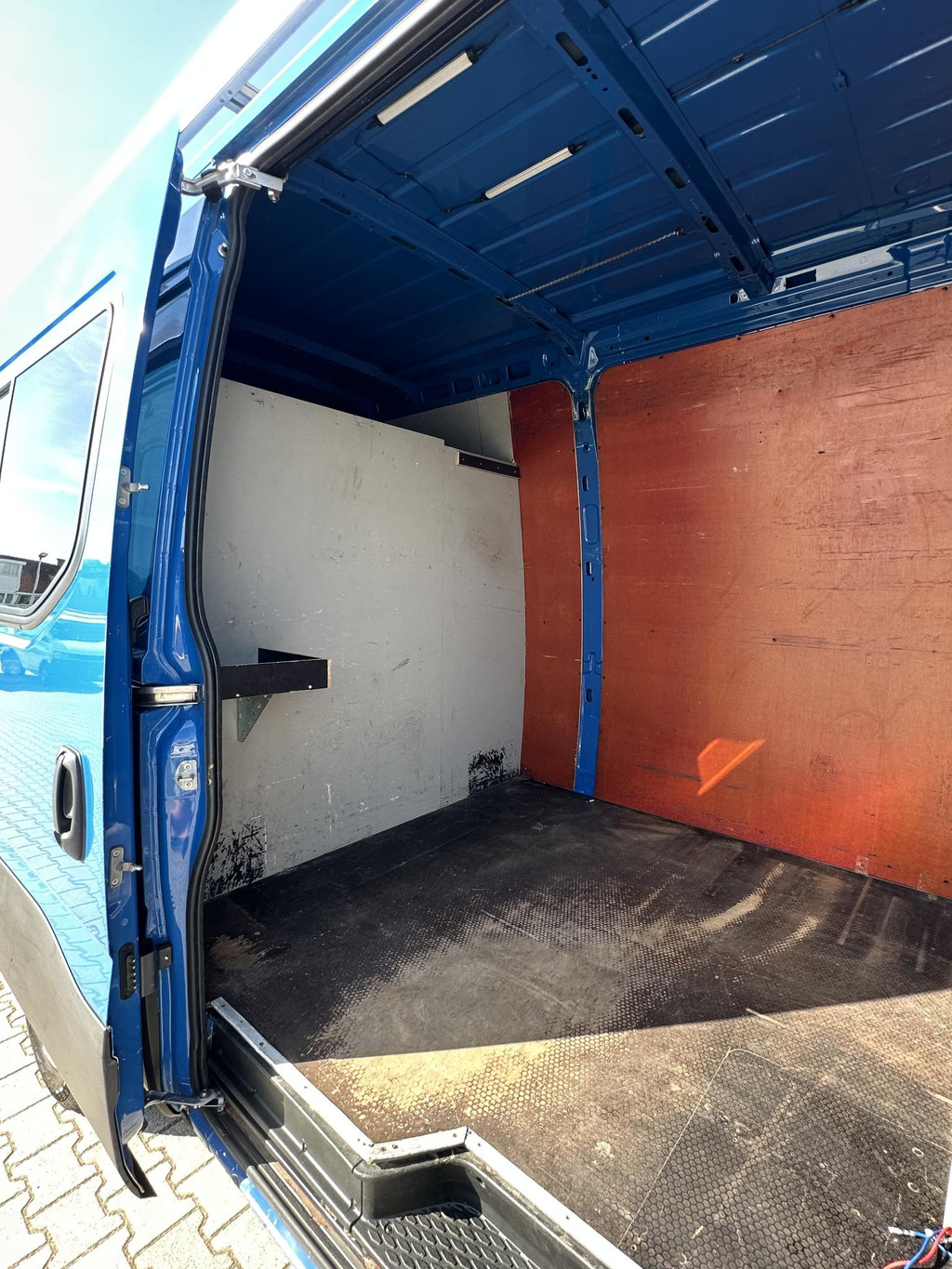 Iveco Daily 35C16V 2.3 352 L2H2 Automaat|Trekhaak 3500KG|Cruis 9