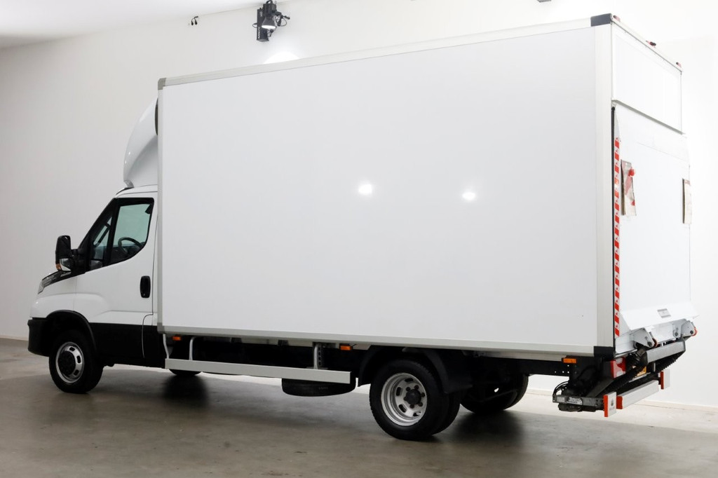 Iveco Daily 35C18 3.0 180pk HiMatic Automaat Bakwagen met laadklep en zijdeur H235cm 10-2022 10