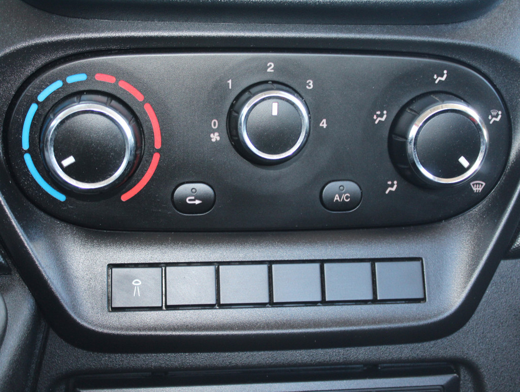 Iveco Daily 35C18 3.0 375 Open Laadbak Dubbellucht Trekhaak 11