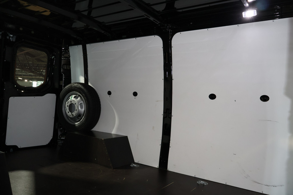 Iveco Daily 35C21 Hi-Matic Luchtvering 3.5T Trekhaak 17