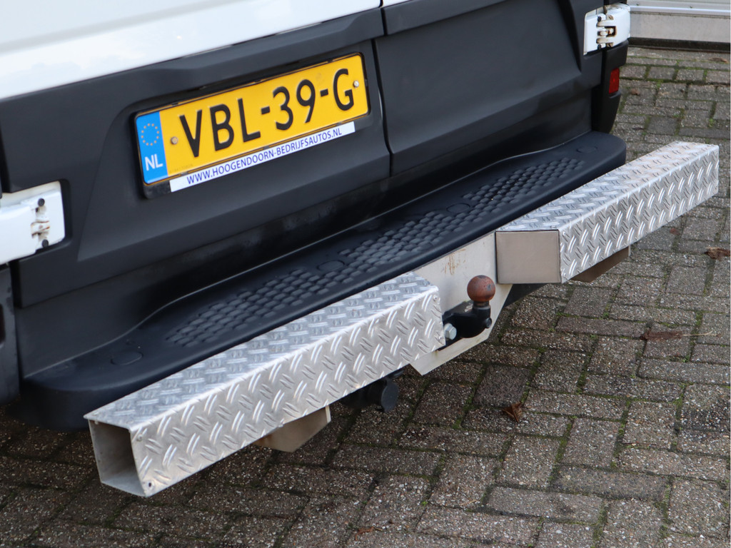 Iveco Daily 35S12 Hi-Matic Automaat Euro 6 - L2H2 - 3,5t KG Trekhaak - Airco 15