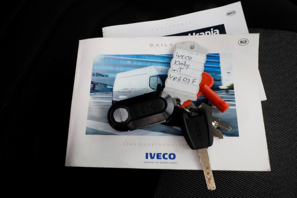 Iveco Daily 35S14 136pk HiMatic Automaat Bakwagen met laadklep en zijdeur H235cm 03-2022 7
