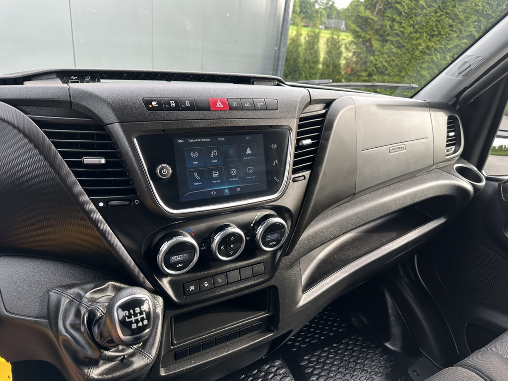 Iveco Daily 35S14 2.3D FACELIFT / L2H2 / ** 28.436 KM ** / TREKHAAK / 3.500 KG AHG / 270 ACHTERDEUREN / ECC AIRCO / APPLE CARPLAY / 3 ZITS 11