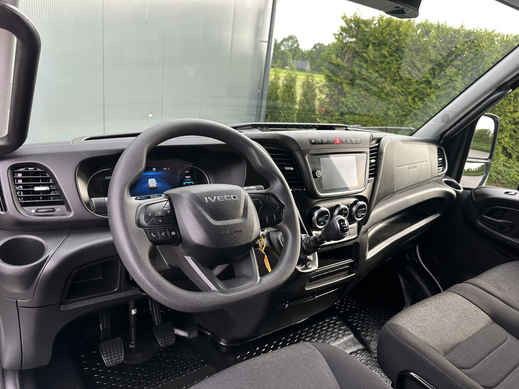 Iveco Daily 35S14 2.3D FACELIFT / L2H2 / ** 28.436 KM ** / TREKHAAK / 3.500 KG AHG / 270 ACHTERDEUREN / ECC AIRCO / APPLE CARPLAY / 3 ZITS 7