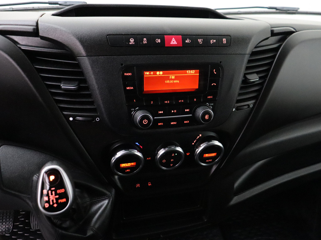 Iveco Daily 35S14 Hi-Matic Automaat L2H2 | 3500Kg TG | Airco | Cruise | 3-Persoons | Betimmering 16