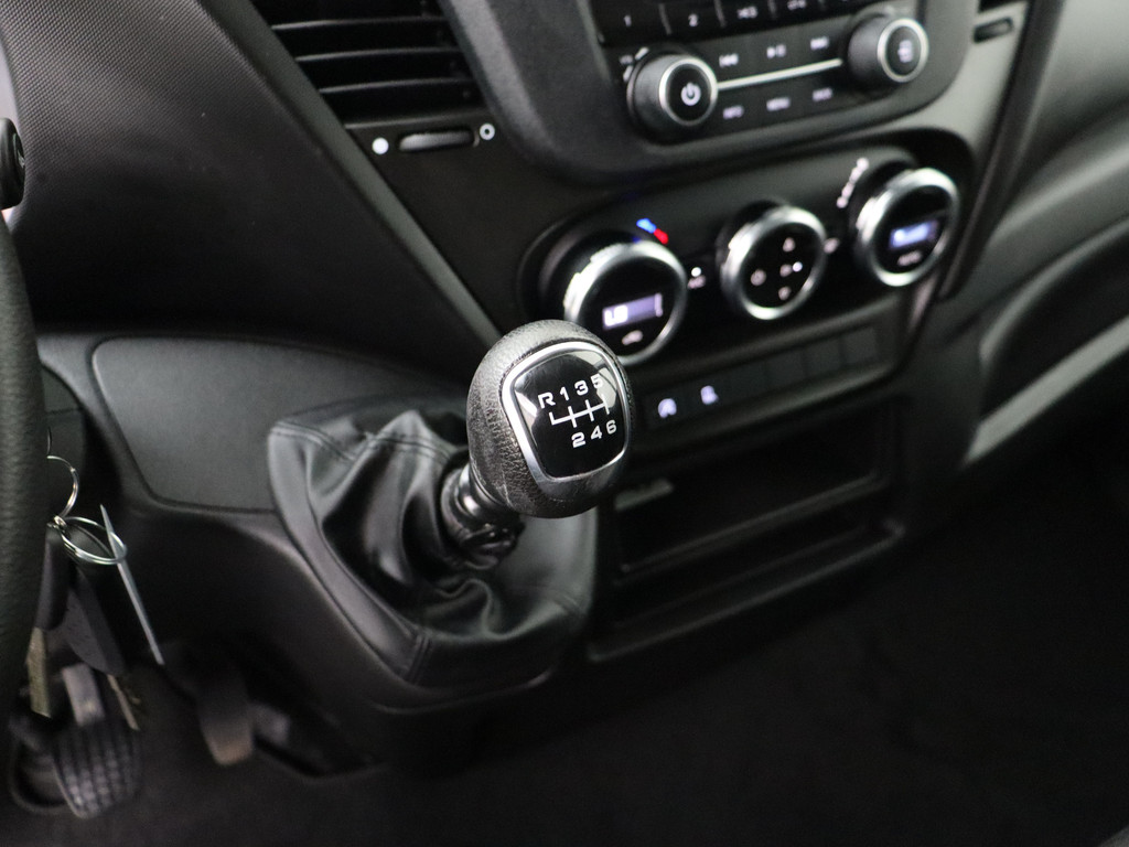 Iveco Daily 35S14 L2H2 | 3500Kg Trekgewicht | Airco | Cruise | 3-Persoons | Betimmering 15