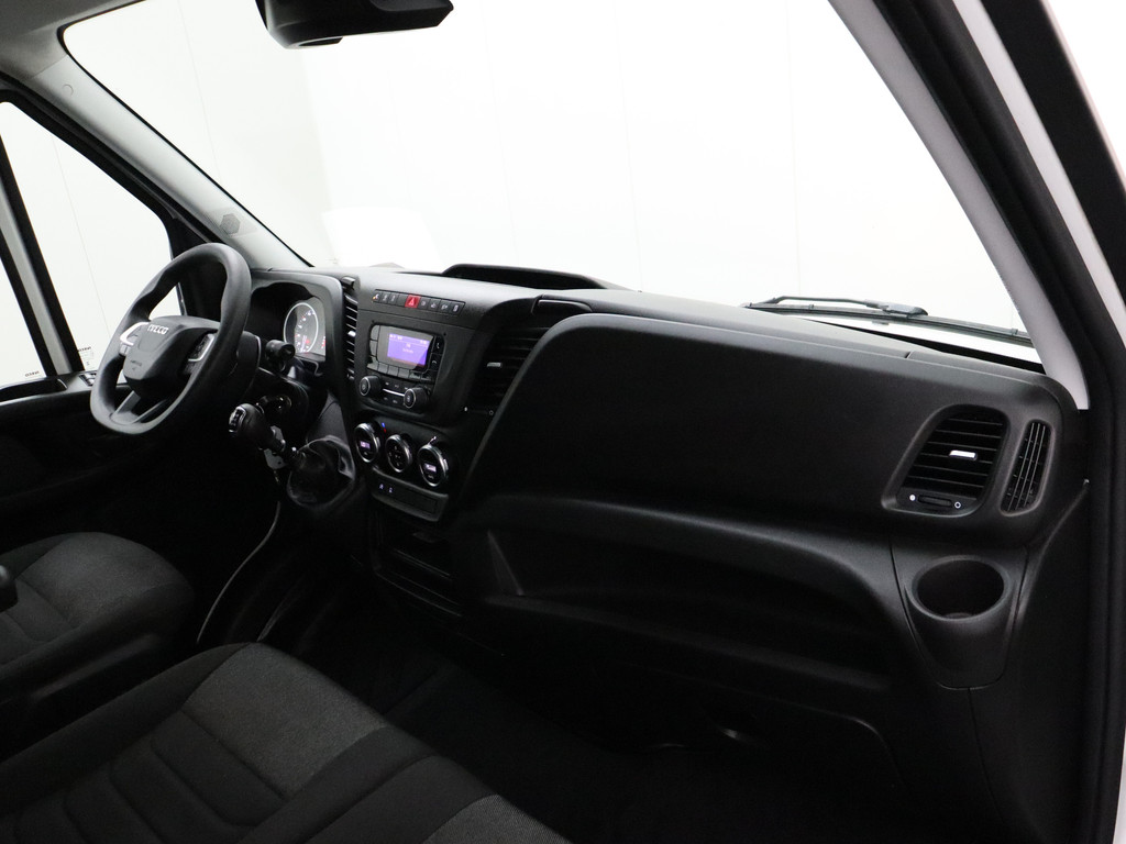 Iveco Daily 35S14 L2H2 | 3500Kg Trekgewicht | Airco | Cruise | 3-Persoons | Betimmering 18
