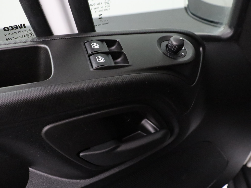 Iveco Daily 35S14 L2H2 | 3500Kg Trekgewicht | Airco | Cruise | 3-Persoons | Betimmering 8