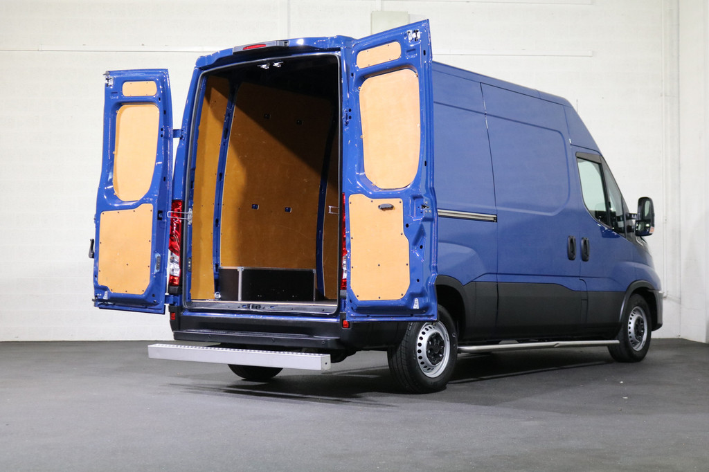 Iveco Daily 35S14 L2 H2 Airco Automaat 16dkm 11