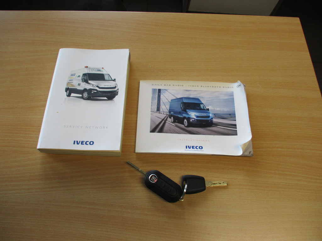 Iveco Daily 35S14 Oprijwagen, oprijbak Airco Trekhaak 17