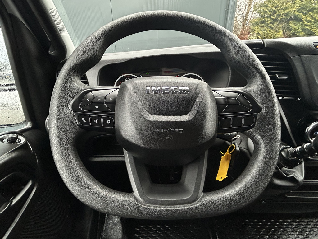 Iveco Daily 35S14V 2.3 136 PK / L2H2 / 30.452 KM !! / 3.500 KG AHG / 270 A DEUREN / TREKHAAK / AIRCO / BLUETOOTH / 3-ZITS 10