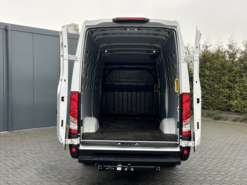 Iveco Daily 35S14V 2.3 136 PK / L2H2 / 30.452 KM !! / 3.500 KG AHG / 270 A DEUREN / TREKHAAK / AIRCO / BLUETOOTH / 3-ZITS 8
