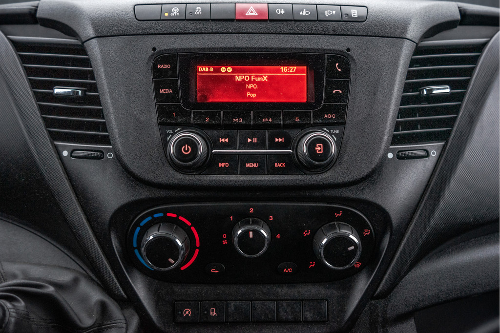 Iveco Daily **35S14V 2.3 L2H2 | 136 PK | Cruise | Airco | 3500 KG Trekgewicht** 16