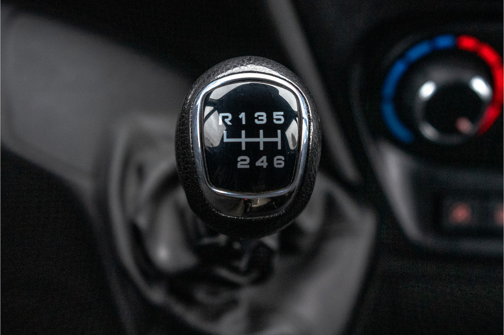 Iveco Daily **35S14V 2.3 L2H2 | 136 PK | Cruise | Airco | 3500 KG Trekgewicht** 19