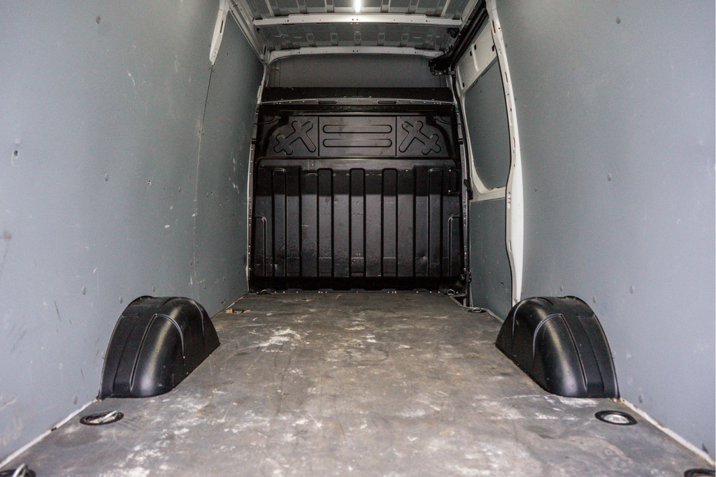 Iveco Daily **35S14V 2.3 L2H2 | 136 PK | Cruise | Airco | 3500 KG Trekgewicht** 9