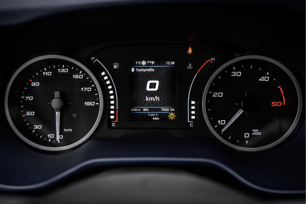 Iveco Daily **35S14V 2.3 L2H2 | Automaat | Euro 6 | Cruise | Climate | 3500 KG Trekgewicht | Trekhaak** 14