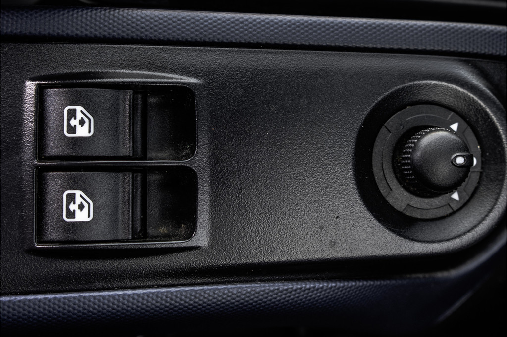 Iveco Daily **35S14V 2.3 L2H2 | Automaat | Euro 6 | Cruise | Climate | 3500 KG Trekgewicht | Trekhaak** 19