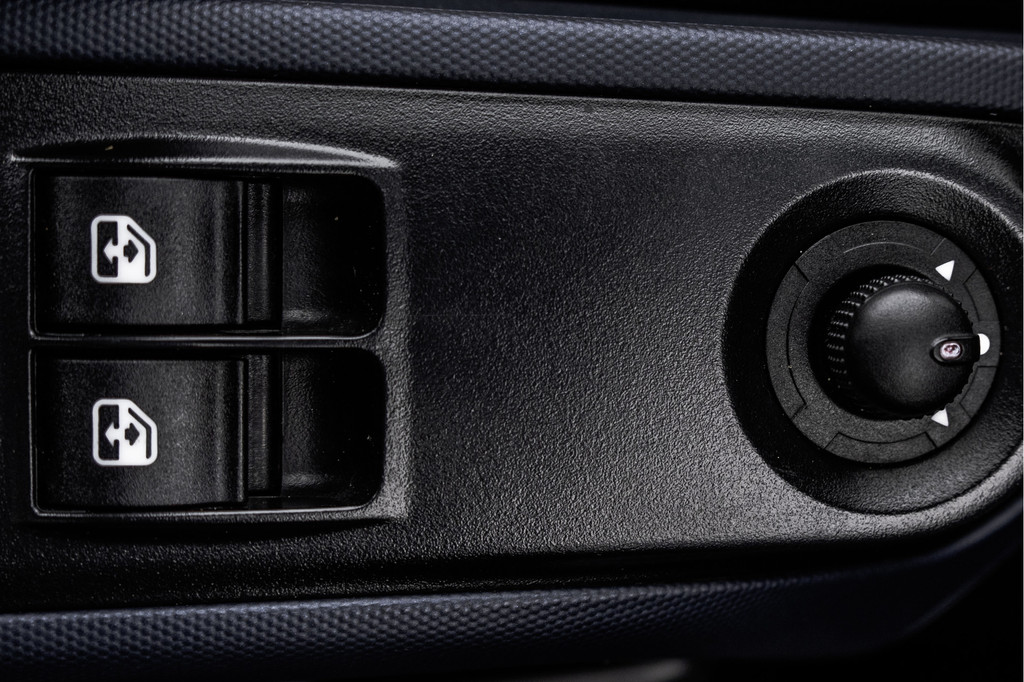 Iveco Daily **35S14V 2.3 L2H2 | Automaat | Euro 6 | Cruise | Climate | 3500 KG Trekgewicht | Trekhaak** 21