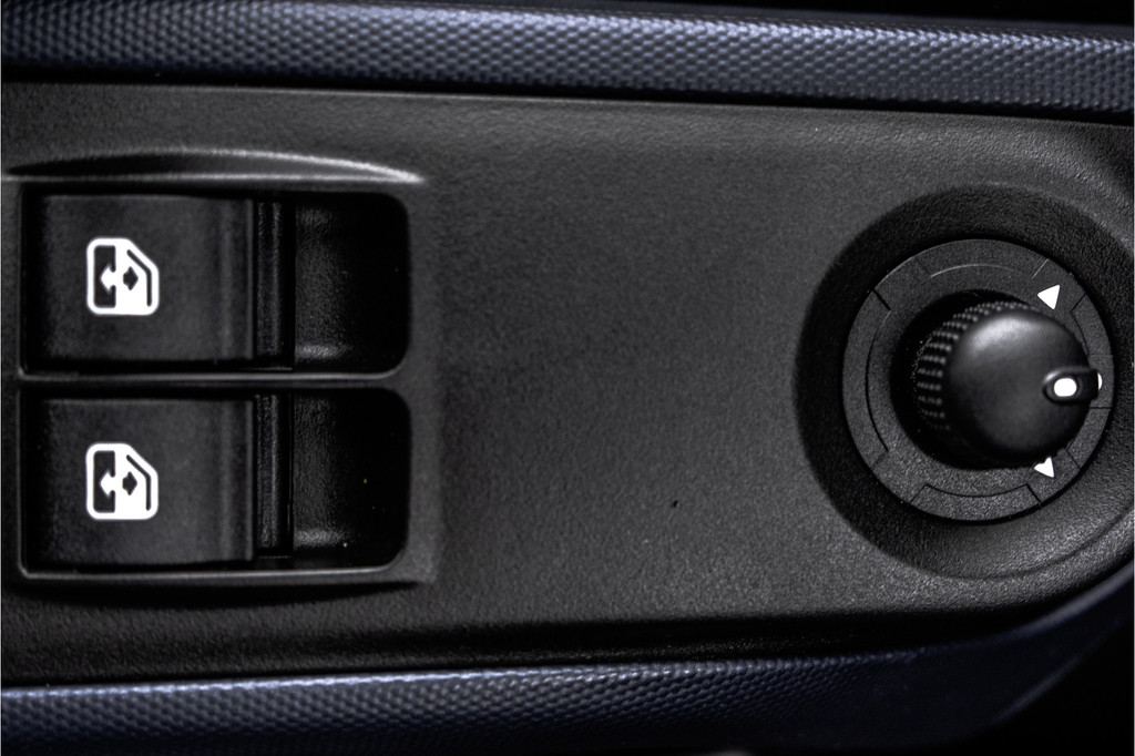 Iveco Daily **35S14V 2.3 L2H2 | Automaat | Euro 6 | Cruise | Climate | 3500 KG Trekgewicht | Trekhaak** 21