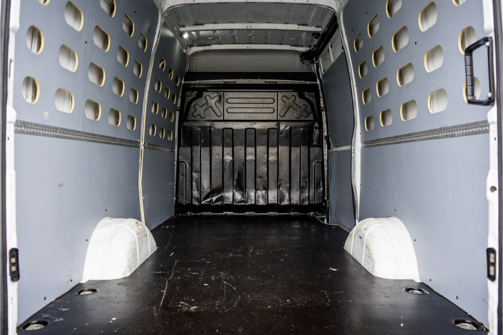 Iveco Daily **35S14V 2.3 L2H2 | Automaat | Euro 6 | Cruise | Climate | 3500 KG Trekgewicht | Trekhaak** 9