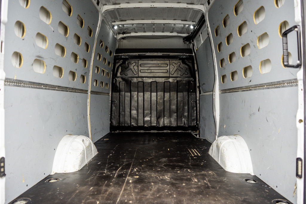 Iveco Daily **35S14V 2.3 L2H2 | Automaat | Euro 6 | Cruise | Climate | 3500 KG Trekgewicht | Trekhaak** 9