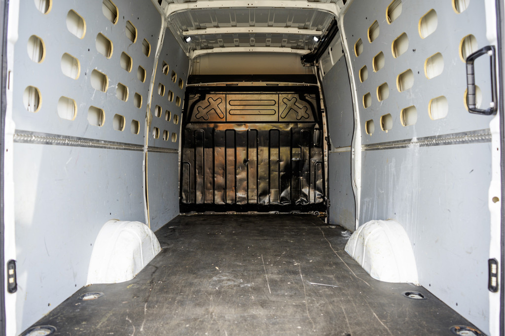 Iveco Daily **35S14V 2.3 L2H2 | Automaat | Euro 6 | Cruise | Climate | 3500 KG Trekgewicht | Trekhaak** 9