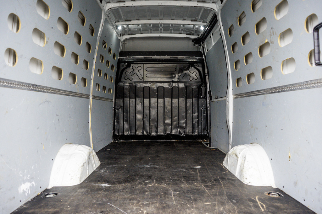 Iveco Daily **35S14V 2.3 L2H2 | Automaat | Euro 6 | Cruise | Climate | 3500 KG Trekgewicht | Trekhaak** 9