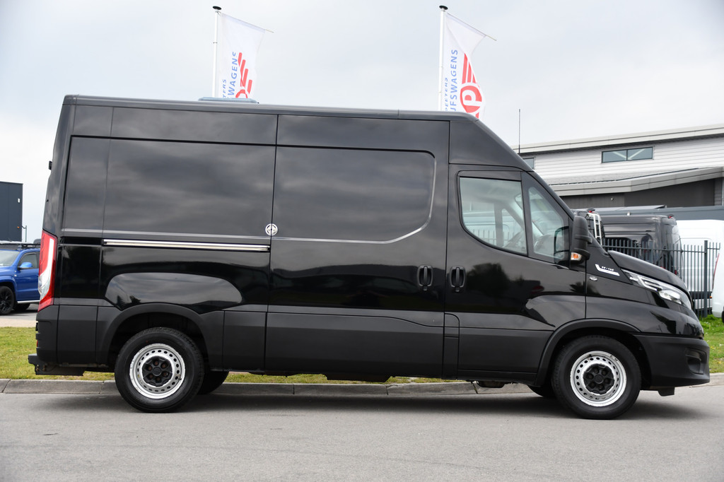 Iveco Daily 35S14V 2.3 L2H2 Cruise, LED, 3500kg Trekhaak, Automaat, Bluetooth, Geveerde stoel, Sensoren, Uniek! 10