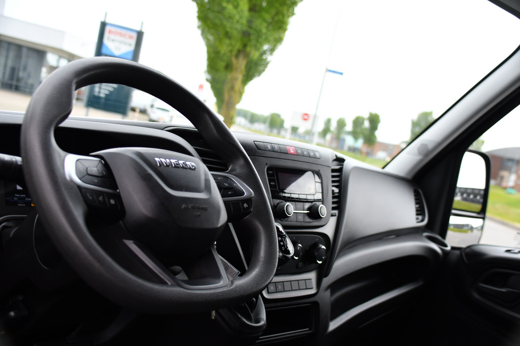 Iveco Daily 35S14V 2.3 L2H2 Cruise, LED, 3500kg Trekhaak, Automaat, Bluetooth, Geveerde stoel, Sensoren, Uniek! 12