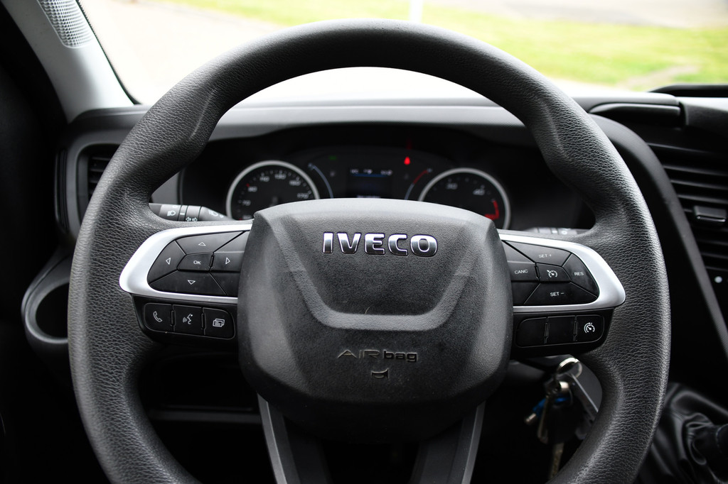 Iveco Daily 35S14V 2.3 L2H2 Cruise, LED, 3500kg Trekhaak, Automaat, Bluetooth, Geveerde stoel, Sensoren, Uniek! 14