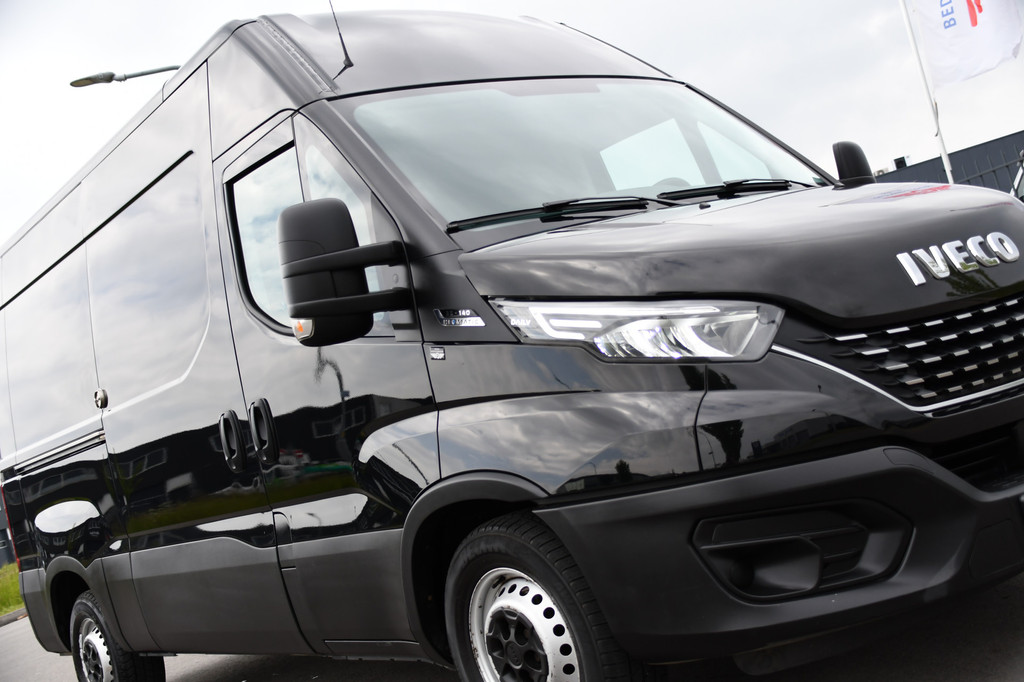 Iveco Daily 35S14V 2.3 L2H2 Cruise, LED, 3500kg Trekhaak, Automaat, Bluetooth, Geveerde stoel, Sensoren, Uniek! 19