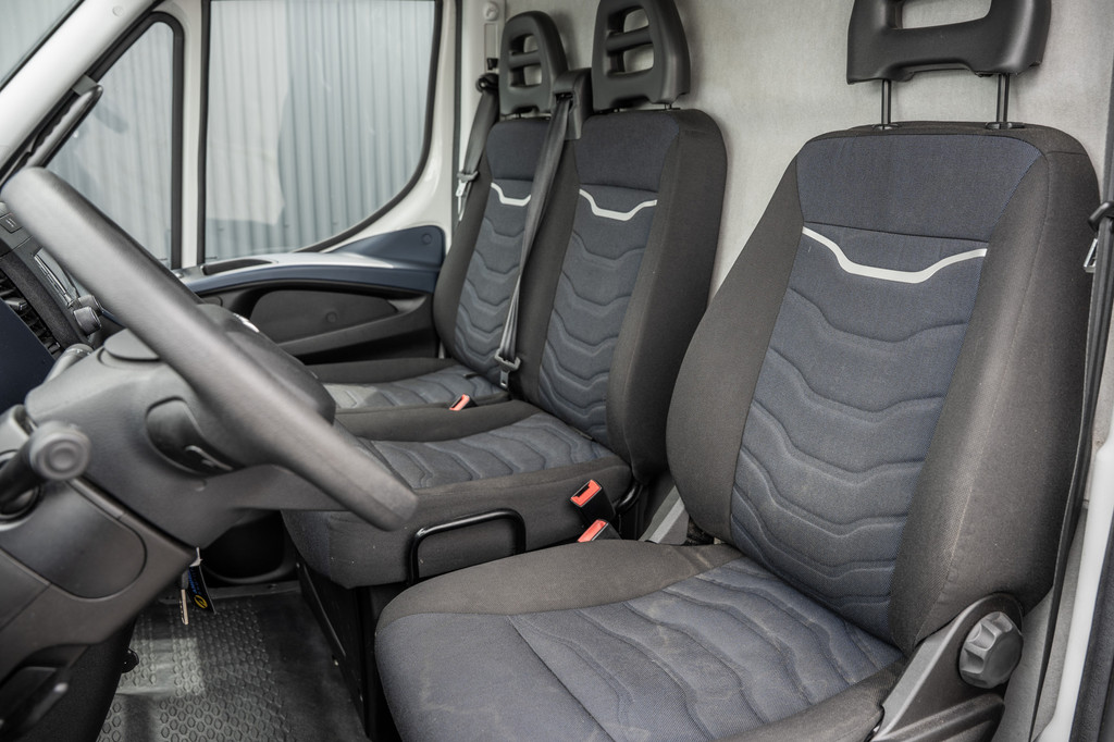 Iveco Daily 35S14V 2.3 L4H2 | Automaat | 3.5T Trekgewicht | Climate | Cruise | Euro 6 12