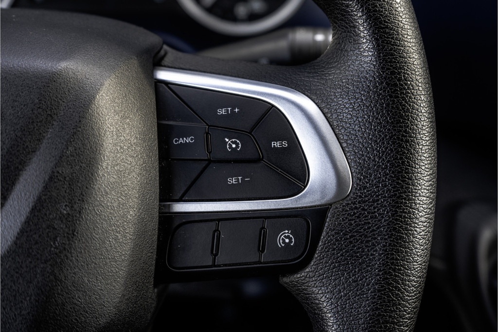 Iveco Daily **35S14V 2.3 L4H2 | Automaat | Euro 6 | Cruise | Climate | 3500 KG Trekgewicht | Trekhaak** 15