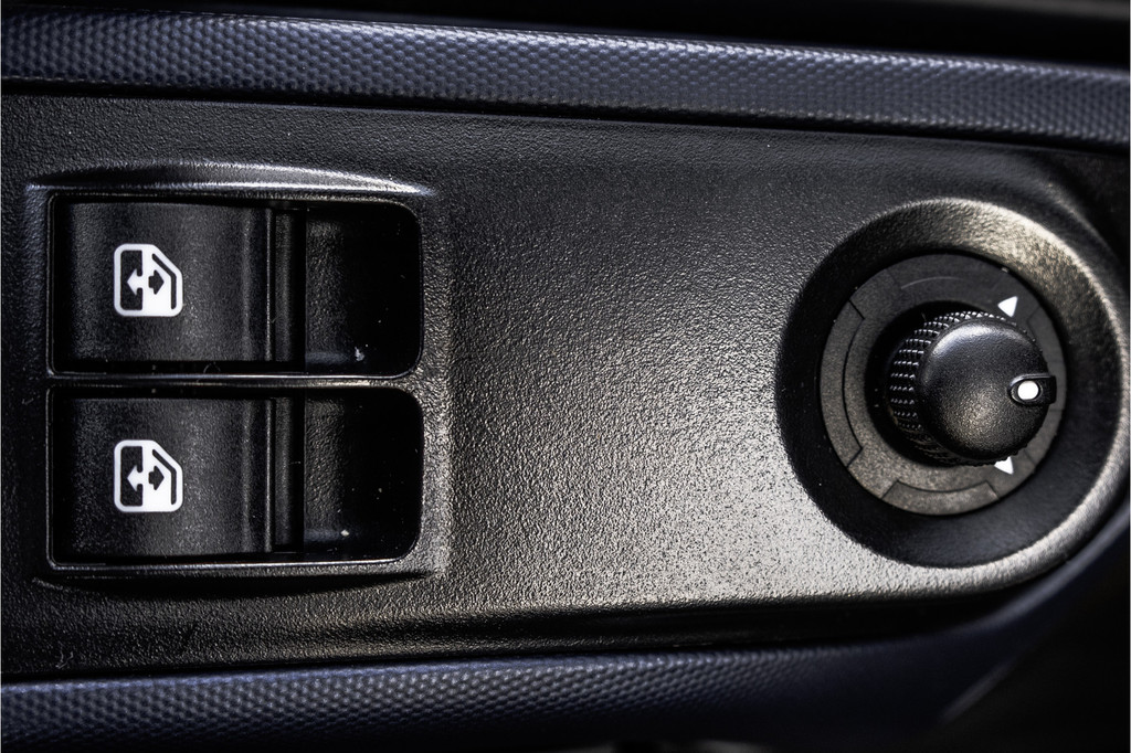 Iveco Daily **35S14V 2.3 L4H2 | Automaat | Euro 6 | Cruise | Climate | 3500 KG Trekgewicht | Trekhaak** 17