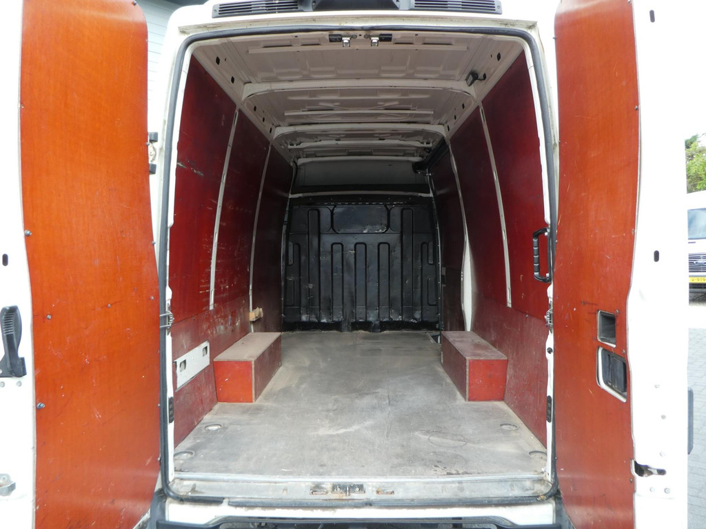 Iveco Daily 35S14V EEV 330 L2H2, Euro 5, Trekhaak, 3-Zits. 9