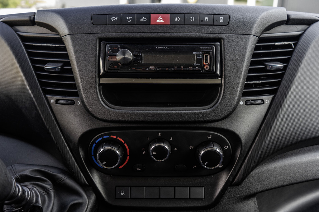 Iveco Daily 35S15 150PK | Bakwagen | Bakhoogte: 253CM | Camera | Luchtgeveerd | Cruise 20