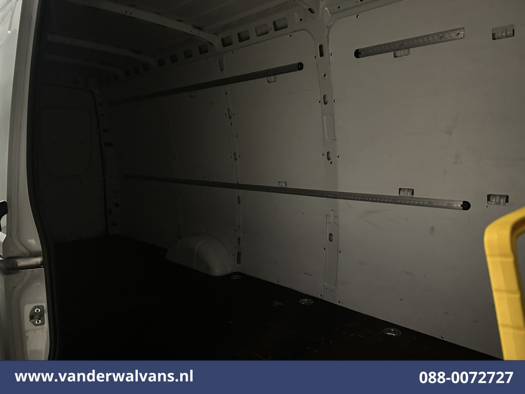 Iveco Daily 35S16 157pk L3H2 Euro6 Airco | 3500kg trekvermogen | Parkeersensoren Bijrijdersbank 10