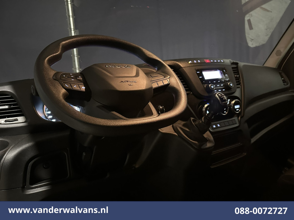 Iveco Daily 35S16 157pk L3H2 Euro6 Airco | 3500kg trekvermogen | Parkeersensoren Bijrijdersbank 12