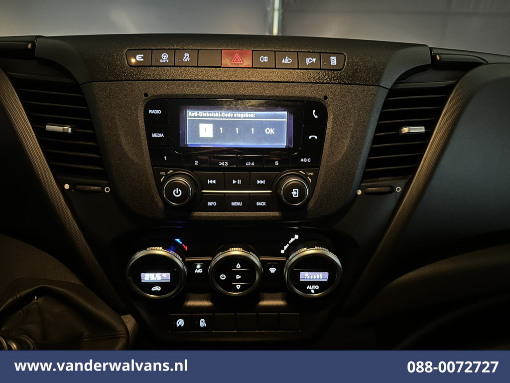 Iveco Daily 35S16 157pk L3H2 Euro6 Airco | 3500kg trekvermogen | Parkeersensoren Bijrijdersbank 14