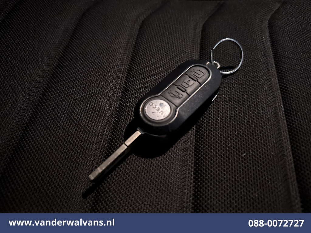 Iveco Daily 35S16 157pk L3H2 Euro6 Airco | 3500kg trekvermogen | Parkeersensoren Bijrijdersbank 16