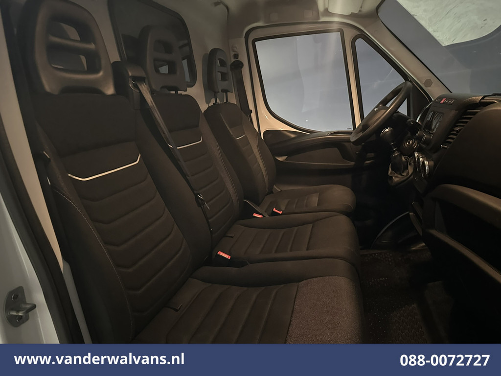 Iveco Daily 35S16 157pk L3H2 Euro6 Airco | 3500kg trekvermogen | Parkeersensoren Bijrijdersbank 4