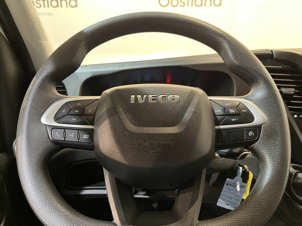 Iveco Daily 35S16 2.3 375 DC 7 pers. Open Laadbak / Euro 6 / Trekhaak 3.500 KG / Airco / Cruise Control / 32.300 KM !! 10