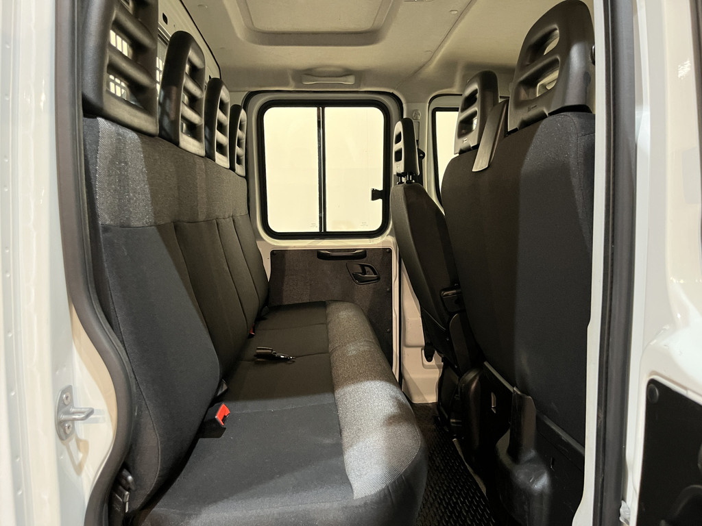 Iveco Daily 35S16 2.3 375 DC 7 pers. Open Laadbak / Euro 6 / Trekhaak 3.500 KG / Airco / Cruise Control / 32.300 KM !! 18